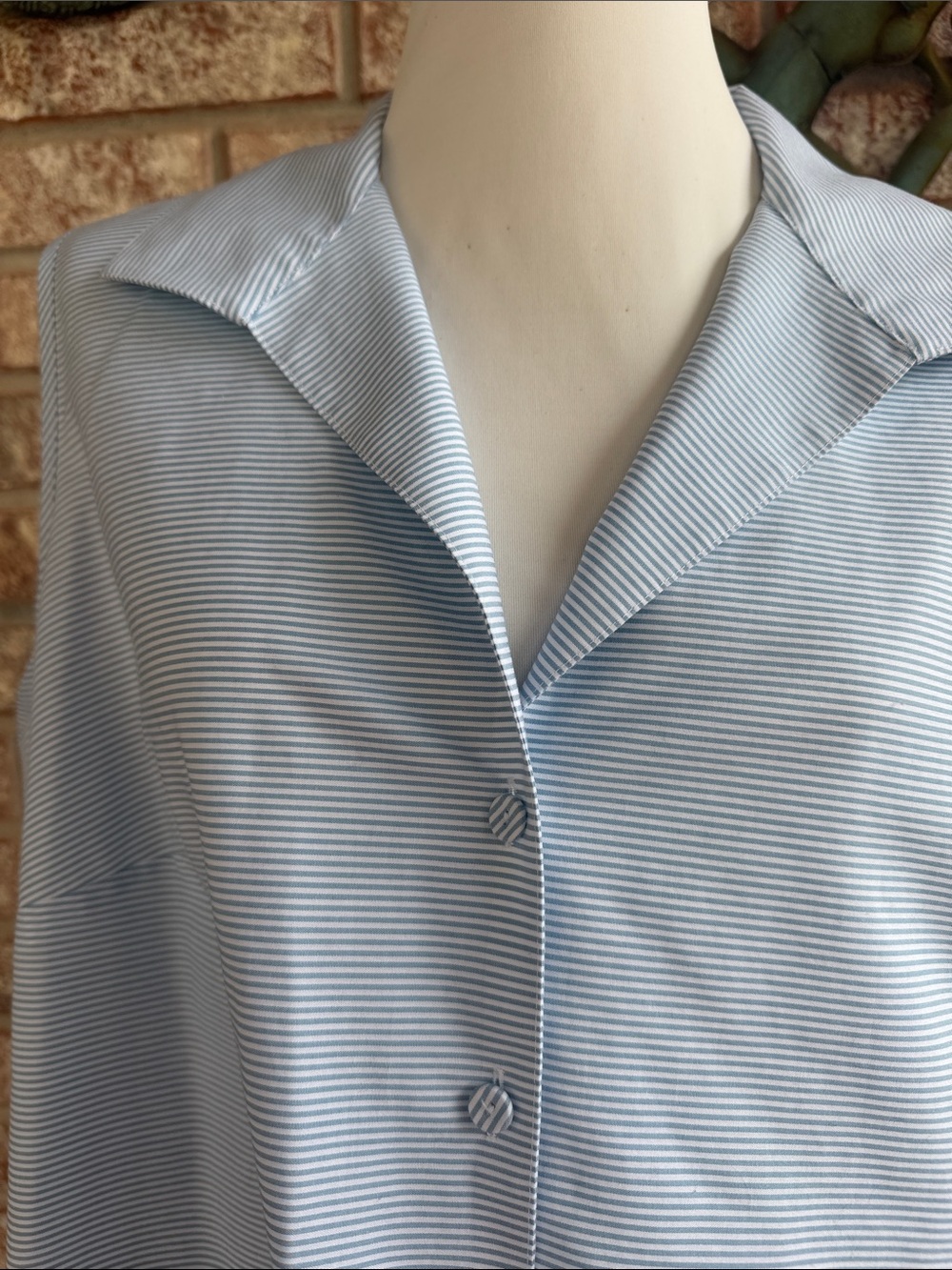 Talbots /Sleeveless Blue Stripe Collared Button-Front Top…200A - Picture 3 of 10